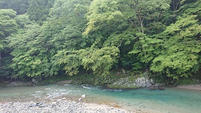 丹生川上神社の前の吉野川